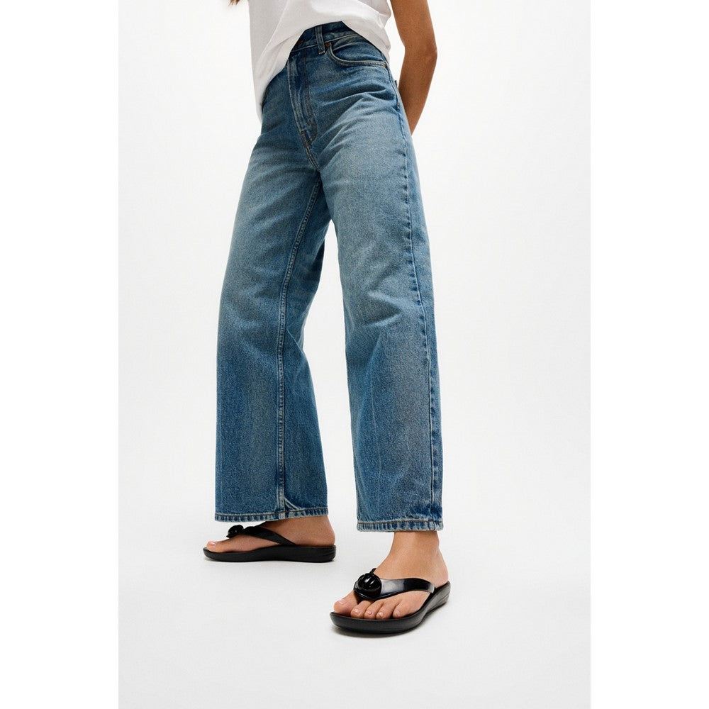 Women's Fitflop iQushion Glossy-Button Flip-Flops