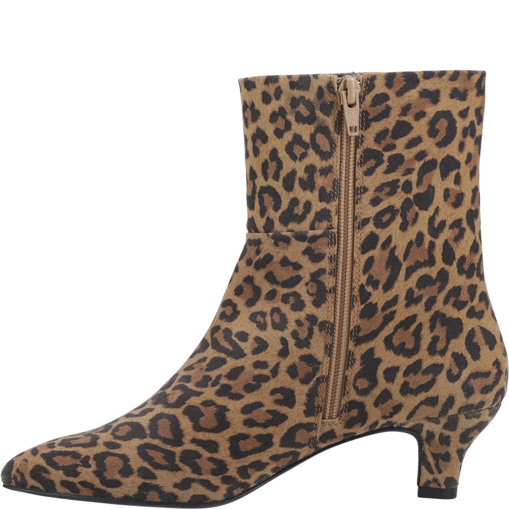 Women's Hush Puppies Nahla kitten heel boot